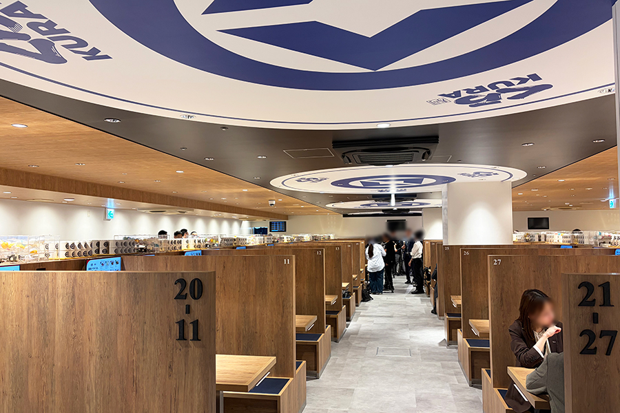 「くら寿司 メモリアル店 なんば千日前」内観(Lmaga.jp撮影)