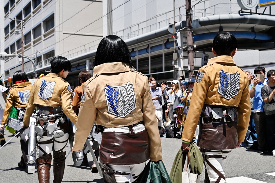 『日本橋ストリートフェスタ2026』のパレードの様子(5月17日12時頃/日本橋筋商店街)撮影/バンリ