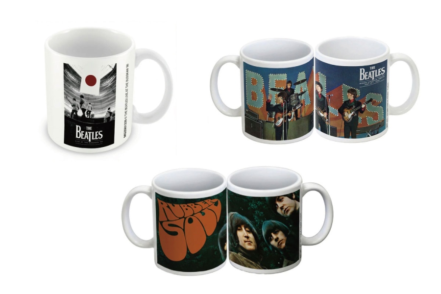(左上から時計回りに)ビートルズ来日60周年記念グッズ販売イベントに登場する「LIVE AT THE BUDOKAN ’66 マグカップ」「BUDOKAN JUNE 30 マグカップ」「RUBBER SOUL マグカップ」