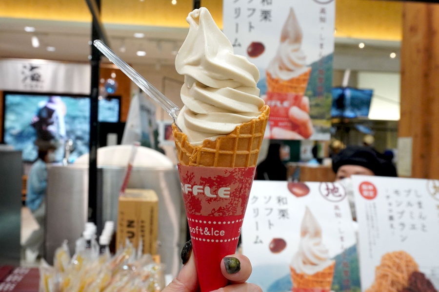 『第4回どっぷり高知旅』にて、「和栗ソフトクリーム」663円(6月17日・阪神梅田本店)