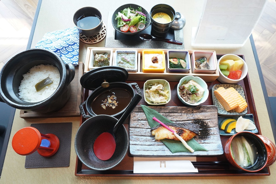 宿泊者専用ラウンジ限定の朝食「福結び和食膳」(3800円)(6月11日撮影/Lmaga.jp)