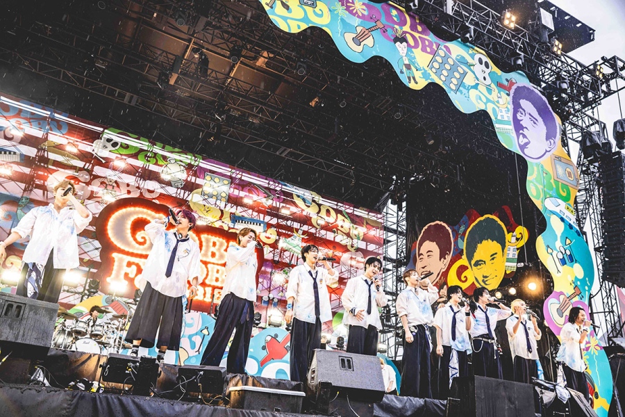 『ごぶごぶフェス2026』2日目のトップバッターを飾ったINI (C)GOBU GOBU Festival