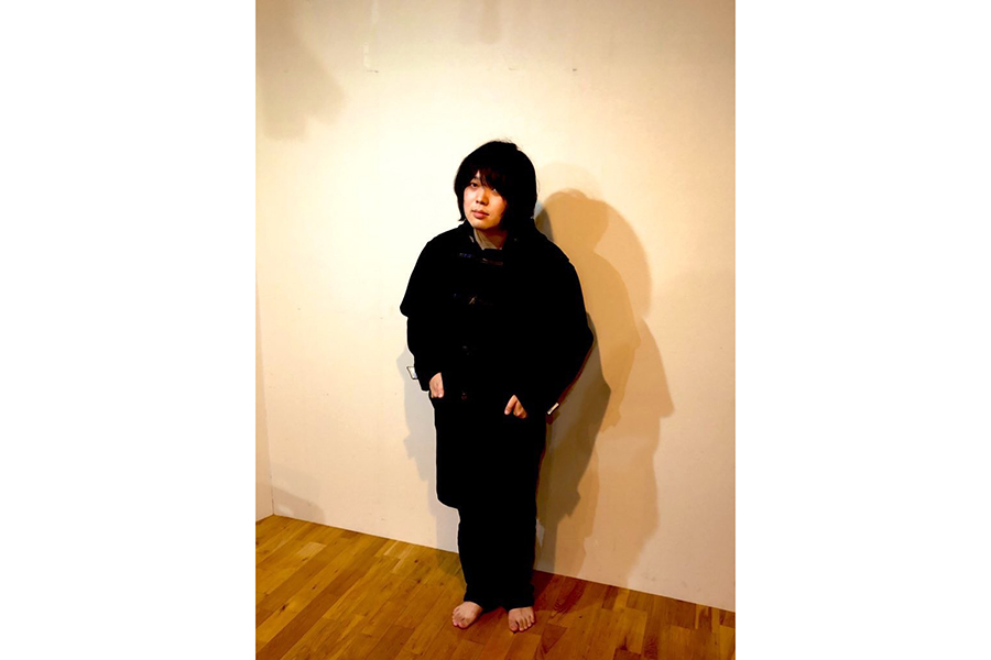 今は東京を拠点に全国各地で1人コントをするピン芸人の九月さん。年間30~50回の単独公演を中心とした活動をしています(提供:九月さん)