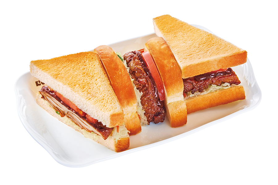 昨年、大好評を受けて再登場!7種の香辛料を効かせた「タンドリーチキンホットサンド」 1270円~1330円