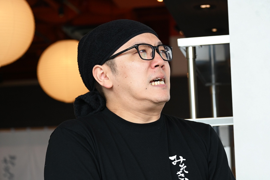 HIKAKIN2026_0731_5 | Lmaga.jp 大阪出店への思いを語るHIKAKIN(7月31日・天王寺/Lmaga.jp撮影)
