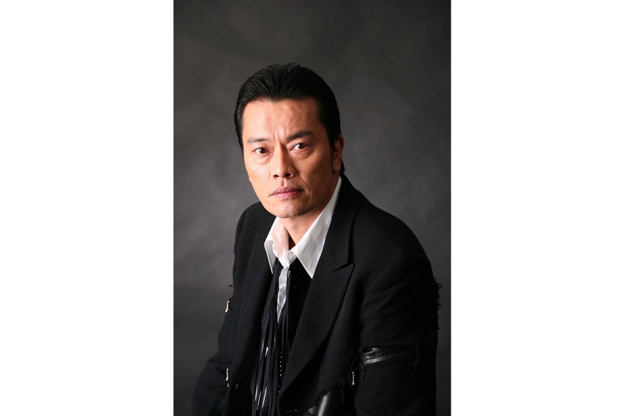 「首都公論」編集長、黒崎大三郎(くろさき だいざぶろう)を演じる遠藤憲一 (C)NHK