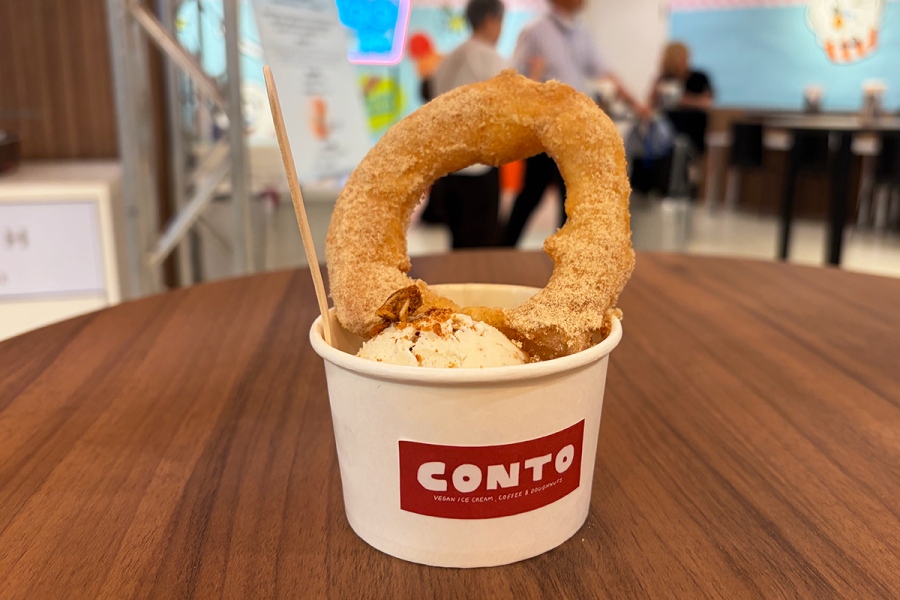 ice2026_0722_2 | Lmaga.jp 京都のカフェ「CONTE」も出店。揚げたてがうれしいチュニジアのドーナツ「バンバローニ」をトッピング