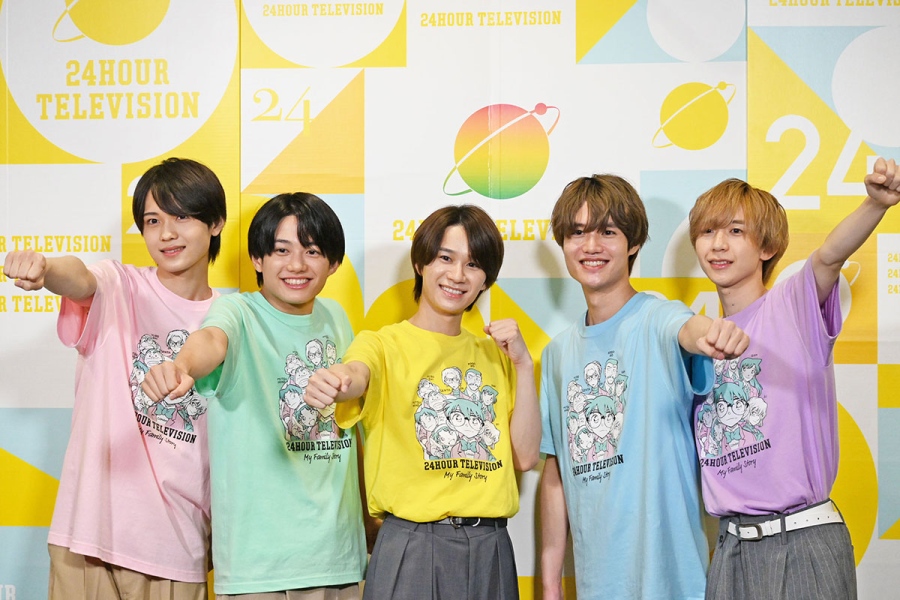 kansaijr24htv_202607_5 | Lmaga.jp 『24時間テレビ』ytvサポーターに就任した、関西ジュニア5名。写真左から、渡邉大我、真弓孟之(AmBitious)、嶋﨑斗亜、大西風雅、永岡蓮王(AmBitious)(7月12日撮影/Lmaga.jp)