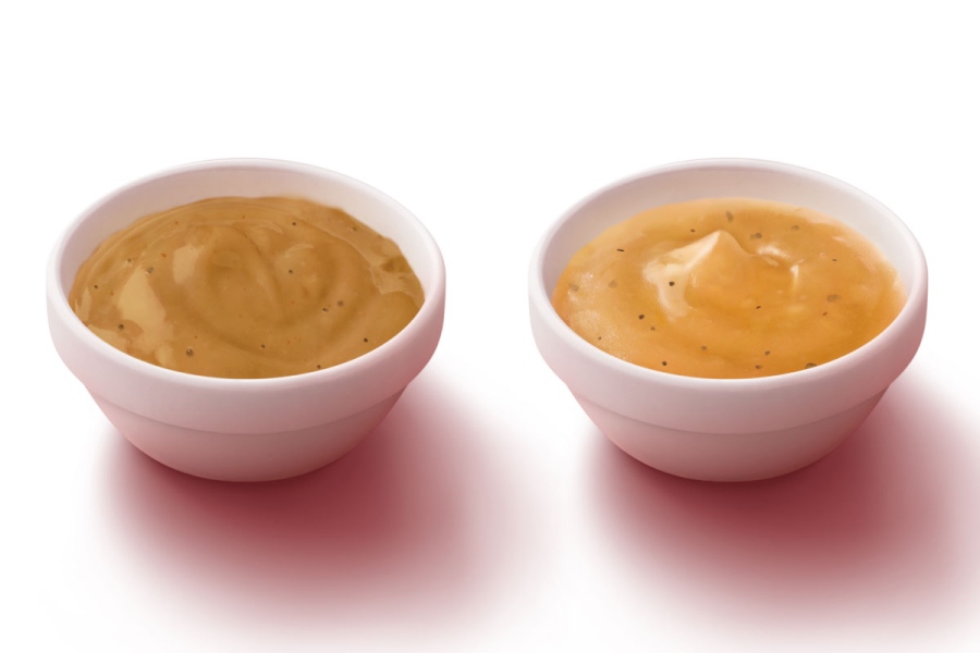 macdonagepokemon20260717_3 | Lmaga.jp チキンマックナゲットの新作ソース(左から)「チーズカレーソース」「うま塩ガーリックソース」
