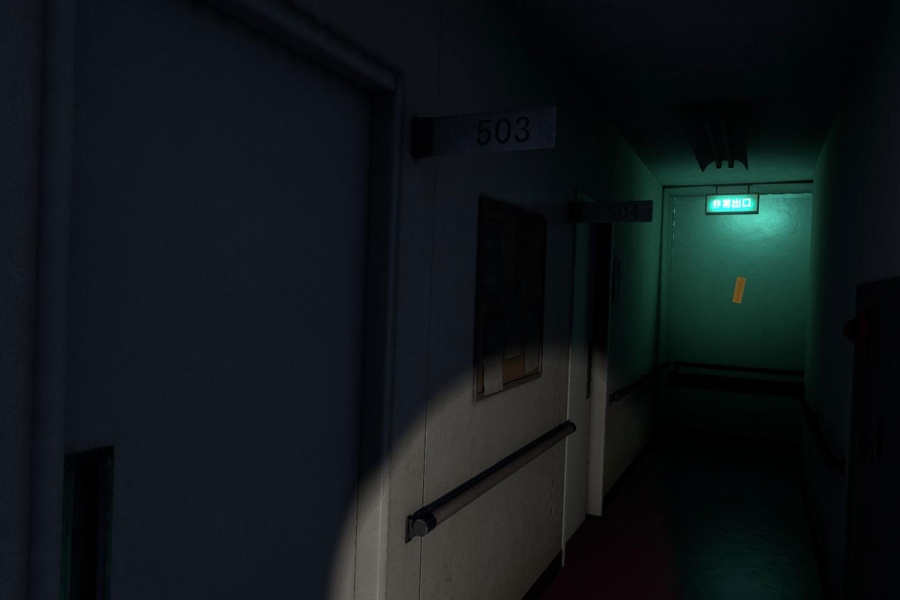 senritsumeikyu_sadako6 | Lmaga.jp 先を進むのが恐ろしい迷宮空間。指を動かすことで懐中電灯の光を動かせる ©富士急ハイランド ©KADOKAWA