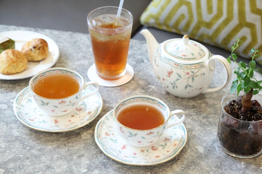 最高級紅茶ならではの美しい発色。気軽にいろいろな銘柄にトライしよう