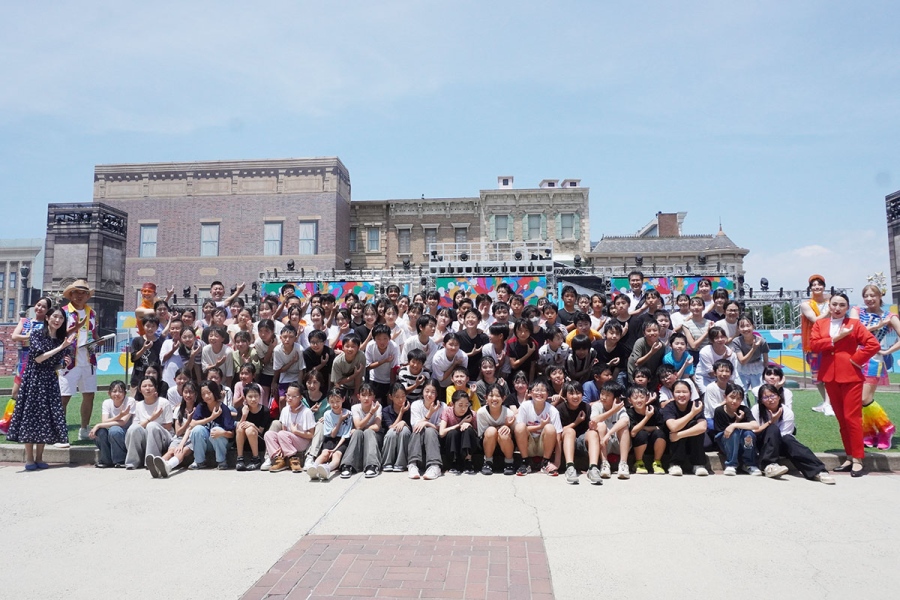 usj_mecchusho26_11 | Lmaga.jp 今回のセミナーに参加した大阪市此花区の小学6年生 約100名(7月14日/ユニバーサル・スタジオ・ジャパン)