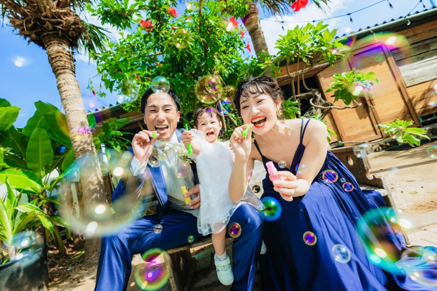 Okinawa_okinawadebyu | Lmaga.jp 「沖縄デビュー!!」というタイトルの記念日フォト(画像提供:関野智弥)