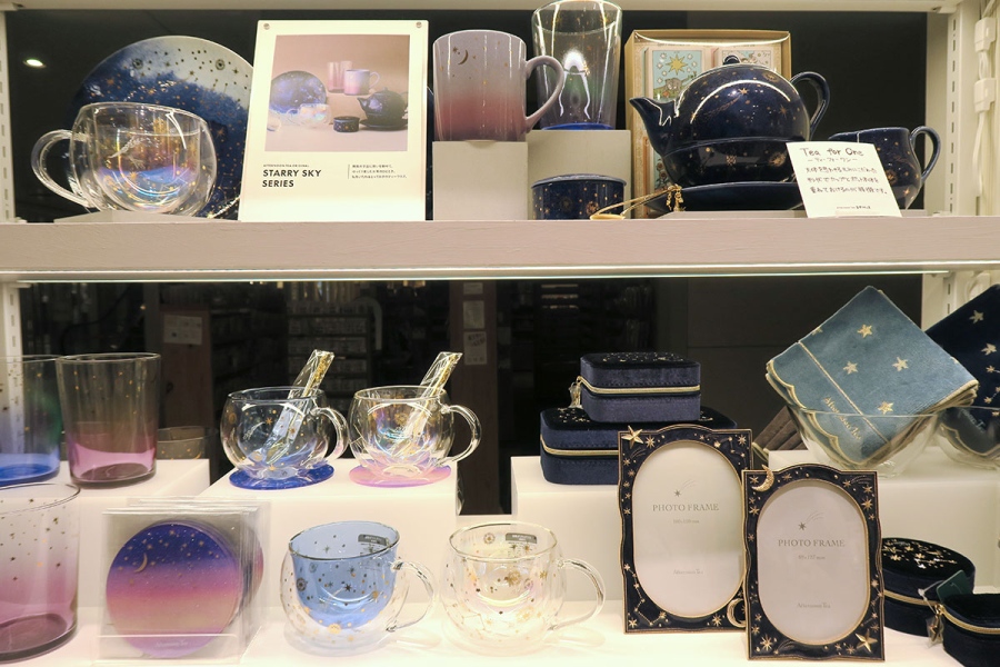 afternoonteareMIX_20260828_10 | Lmaga.jp SNSで話題の「アフタヌーンティー・リビング」星空シリーズも販売(8月28日/Lmaga.jp撮影)