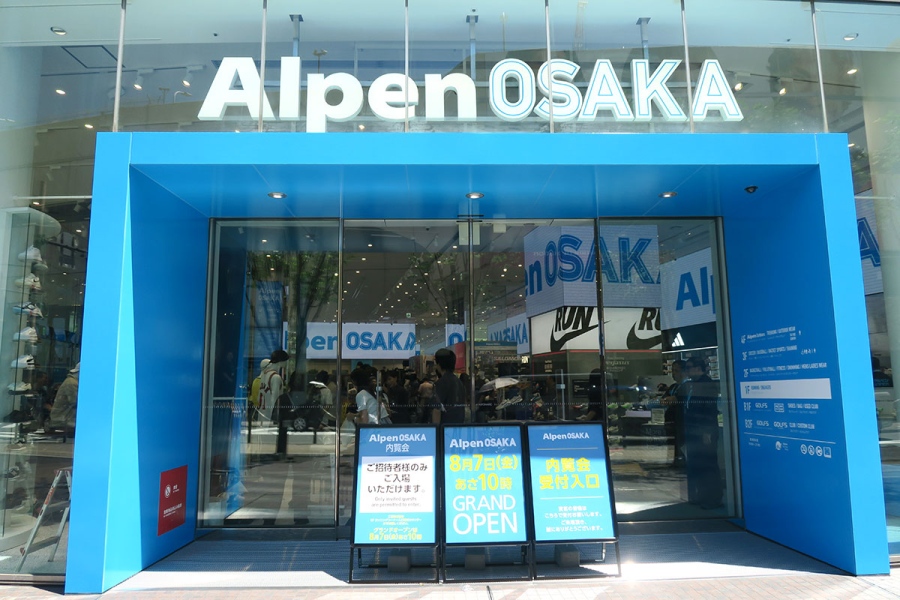 alpenosakanairan20260806_15 | Lmaga.jp 大阪・茶屋町にあった「ユニクロ OSAKA」跡地に大型スポーツ用品店が誕生!(8月5日、メディア内覧会にて/Lmaga.jp撮影)