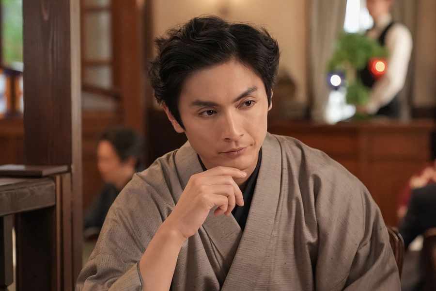 blossomcast_202608_2 | Lmaga.jp 連続テレビ小説『ブラッサム』秋山格之介役・高良健吾 (C)NHK