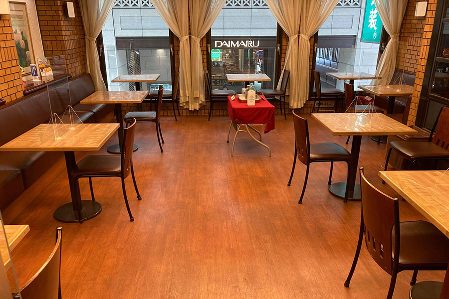 castellaginso_purin4 | Lmaga.jp 心斎橋本店2階のカフェ。レンガ造りの店舗は限定パッケージのデザインモチーフにもなっている