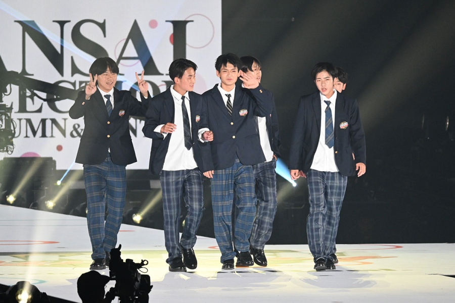 kancole26aw_chonmagekozo2 | Lmaga.jp 『KANSAI COLLECTION 2026 AUTUMN&WINTER』のランウェイに登場したちょんまげ小僧(8月13日・大阪市内)