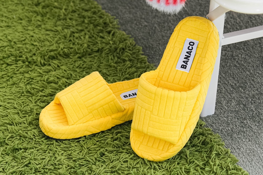kawaii2026_0828_3 | Lmaga.jp 『世界のかわいいもの展』に登場する「BANACO」のルームスリッパ( 3740円)