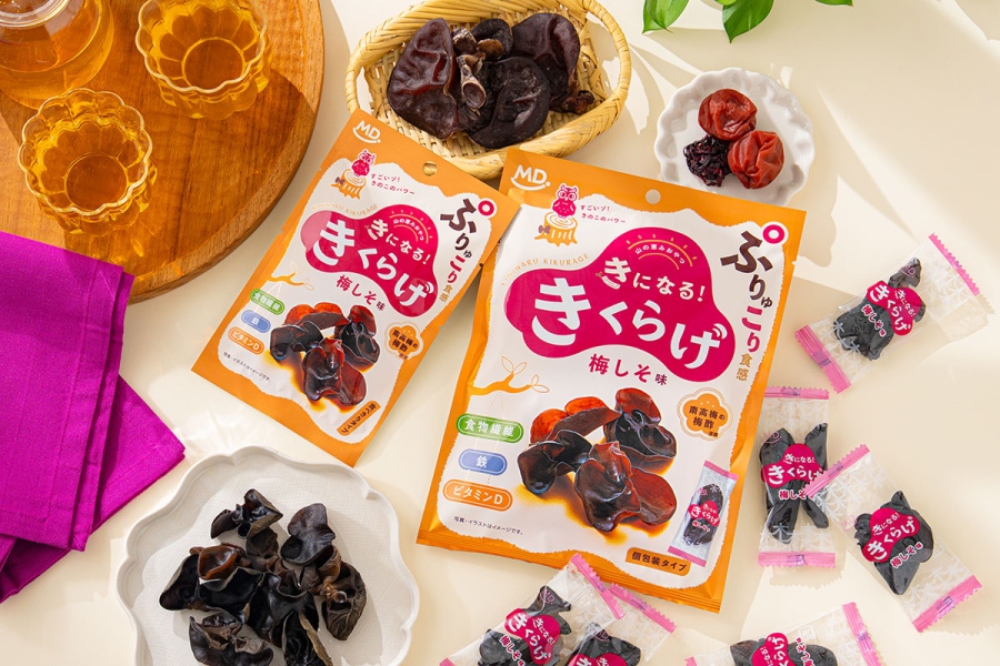 kininarukikurage2 | Lmaga.jp (左)きになるきくらげ 梅しそ味 食べきりタイプ、(右)きになるきくらげ 梅しそ味