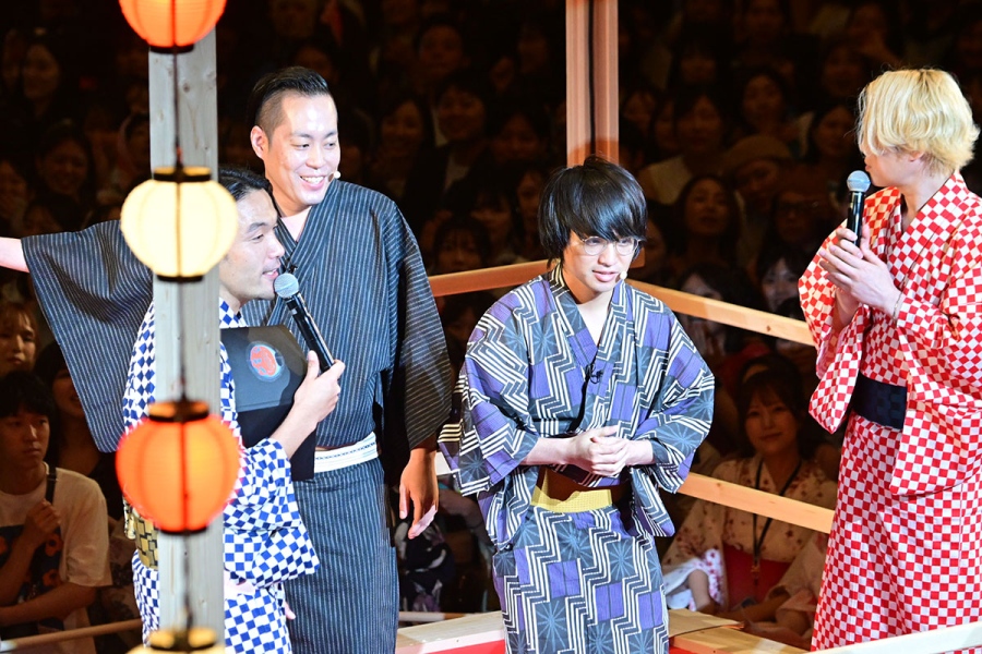mitorizubonodori26_19 | Lmaga.jp 『見取り図盆踊り2026』にて。エバースの2人はネタだけでなく、コーナーやカラオケでも活躍を見せた(8月21日・大阪市内)