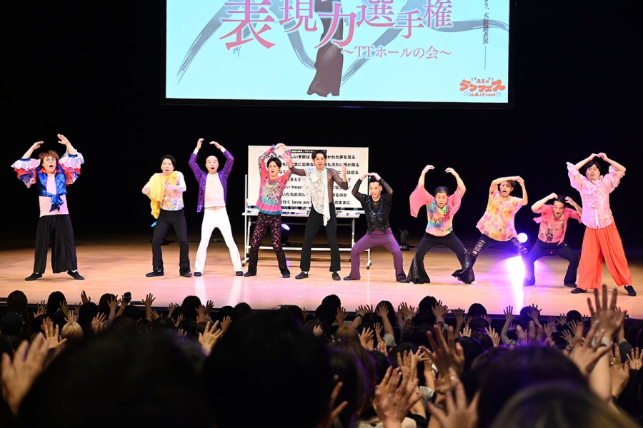 zenihonhyogenryoku0809_11 | Lmaga.jp 『全日本表現力選手権 〜TTホールの会〜』で観客も表現に参加(8月9日・大阪市中央区)