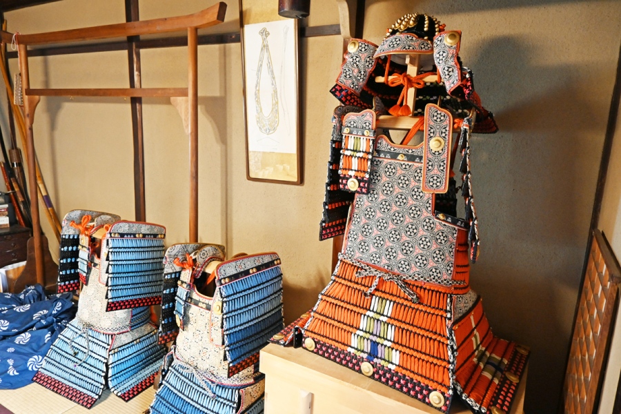 yoroi_ako2 | Lmaga.jp 明珍阿古さんは、平安時代の「大鎧」をつくる鎧司です
