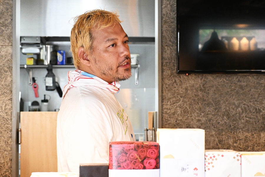 haraiso2026_0901_12 | Lmaga.jp 「店のコンセプト自体が大きく変わった」と、「はらいそParade」店主のジョルさん(Lmaga.jp撮影)