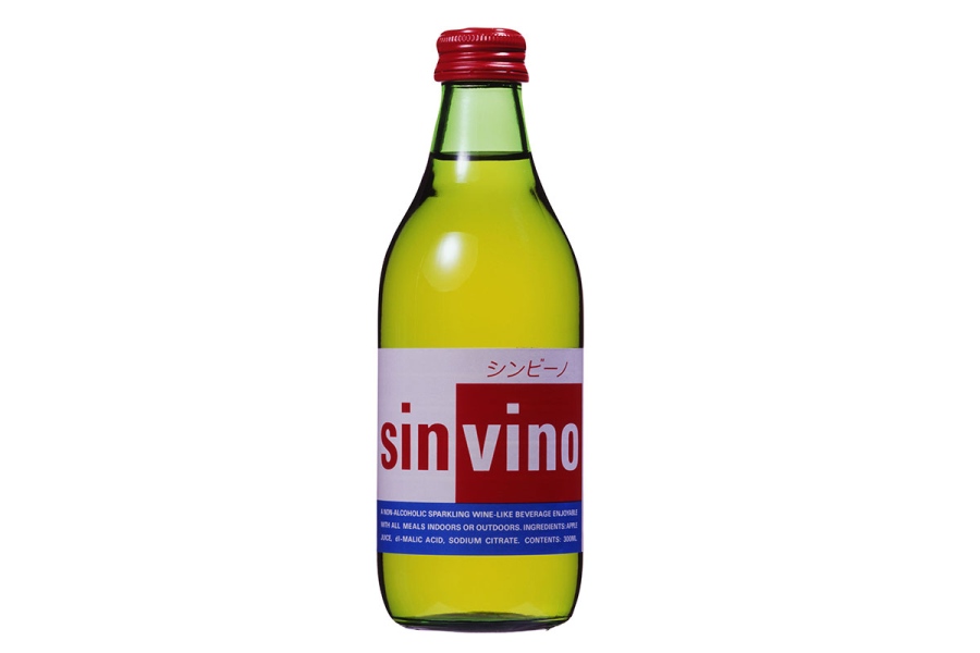 javatea_sinvino5 | Lmaga.jp シンビーノシリーズの第1弾「シンビーノ アップル」。当時は「シンビーノ」が全面に出されていた(写真提供:大塚食品)