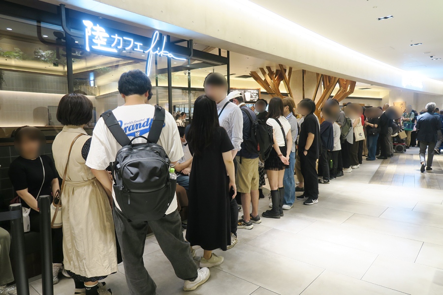 rikurogranopen20260924_12 | Lmaga.jp 「りくろーおじさんの店 グランフロント大阪店」初日オープン直後の様子(9月24日/Lmaga.jp撮影)