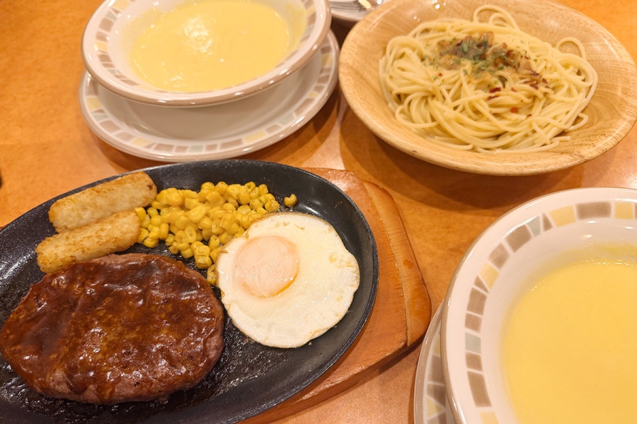 saizeriya_recite6 | Lmaga.jp ペペロンチーノ、ハンバーグステーキ、コーンクリームスープ×2を注文