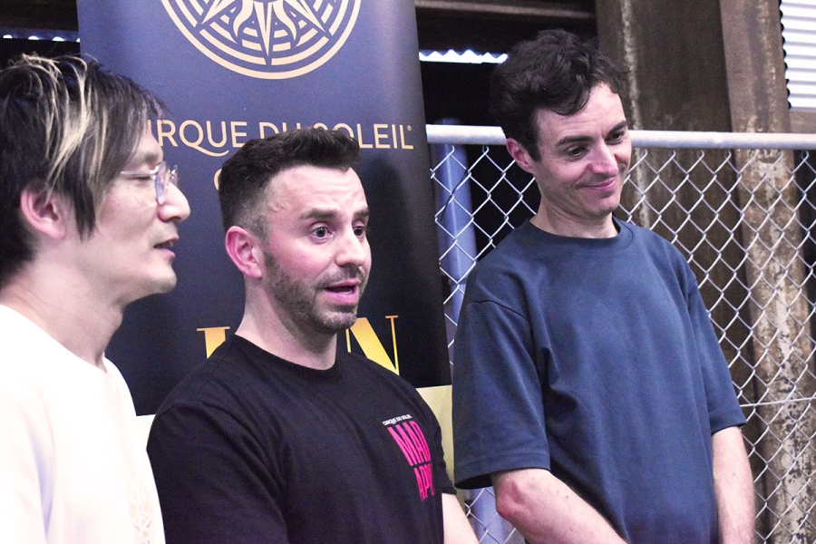 cirque_audition1009_6 | Lmaga.jp 「シルク・ドゥ・ソレイユ」のパフォーマーで、キャスティングチームのチャーリー・バローズ(中央)(10月9日/大阪市内)