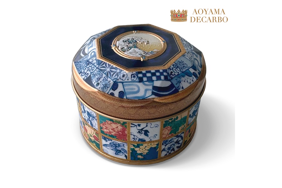 daiei2026_1021_8 | Lmaga.jp 「青山デカーボ」 The Great Wave 缶(1620円)ダージリンクッキー入り