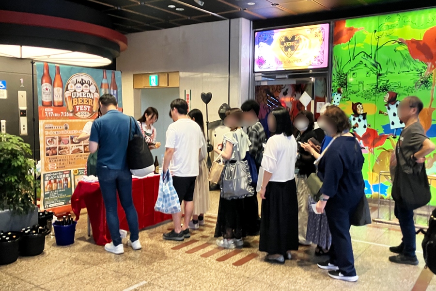 ddbeer2026_1020_3 | Lmaga.jp 『UMEDA BEER FEST』過去開催時、ビール無料試飲の様子