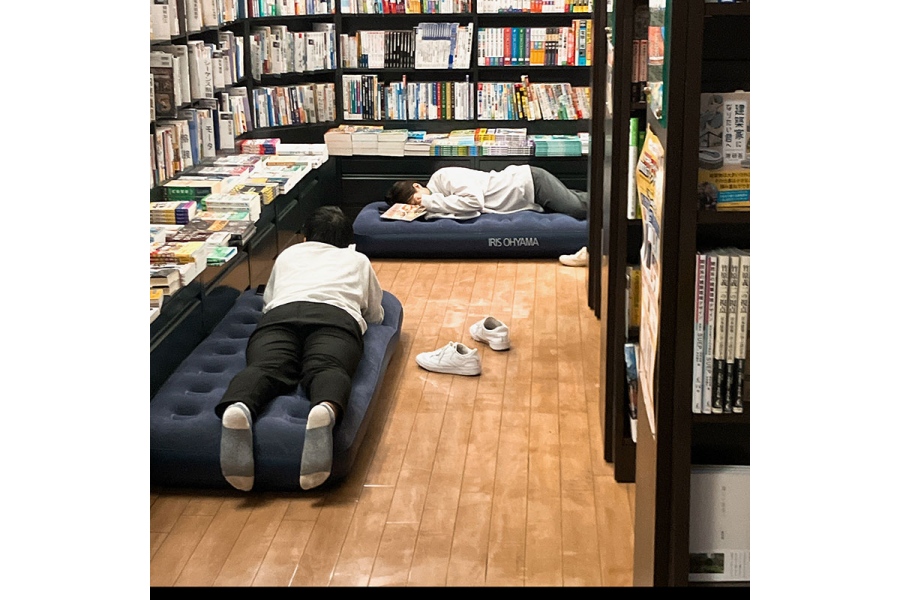 junkdo_tomaru3 | Lmaga.jp 2023年10月会場、丸善 仙台アエル店の様子(写真提供:丸善ジュンク堂書店)