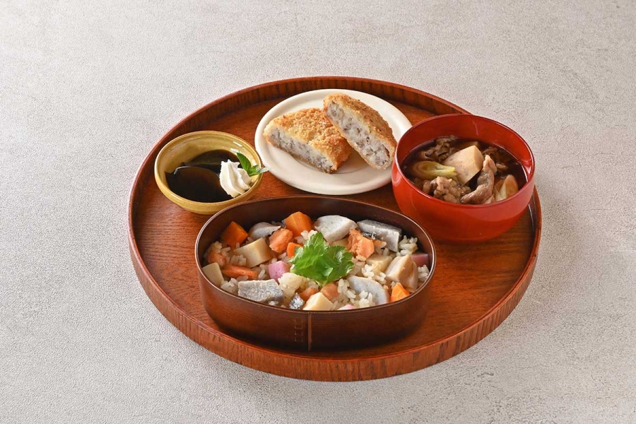 niigata_11_laporte3 | Lmaga.jp カフェテリアの秋冬限定ランチ「里芋御膳」1700円
