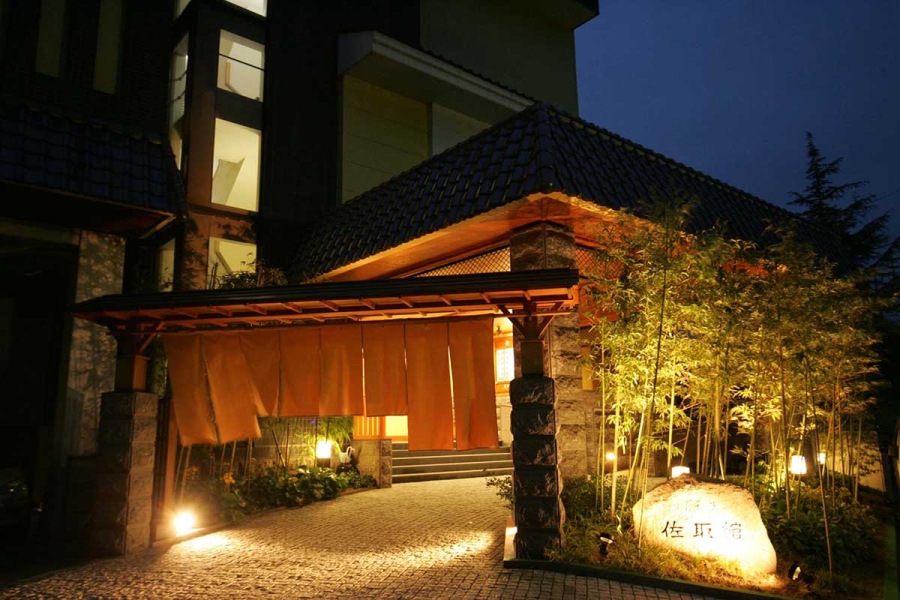 niigata_13_sakihana2 | Lmaga.jp 阿賀野川のほとりに立つ咲花温泉「佐取館」
