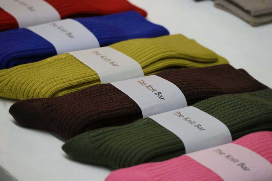 niigata_8_knitfes4 | Lmaga.jp 「ウメダニット」の直営ショップ「The Knit Bar」には、エッジの効いたアイテムがそろう