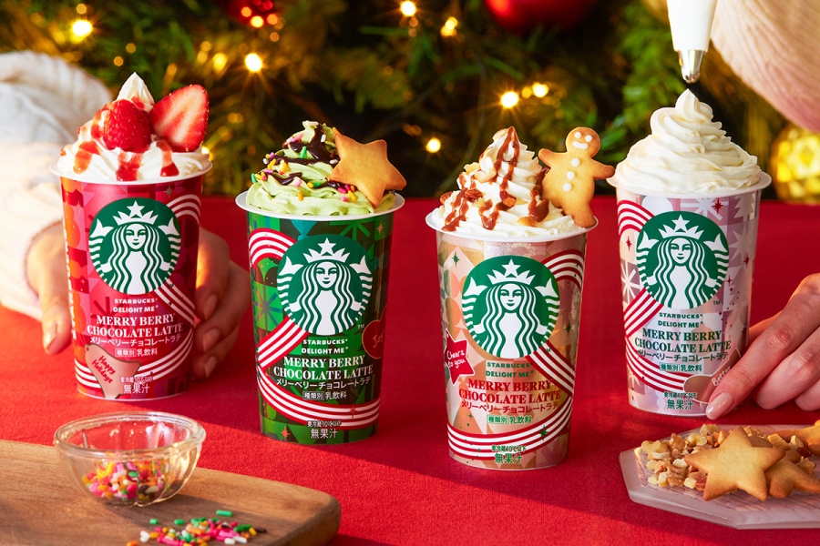 starbucksmerryberry_202610_3 | Lmaga.jp フルーツやクッキーを添えて、自分だけのアレンジを楽しむのがおすすめの新商品「スターバックス DELIGHT ME メリーベリーチョコレートラテ」