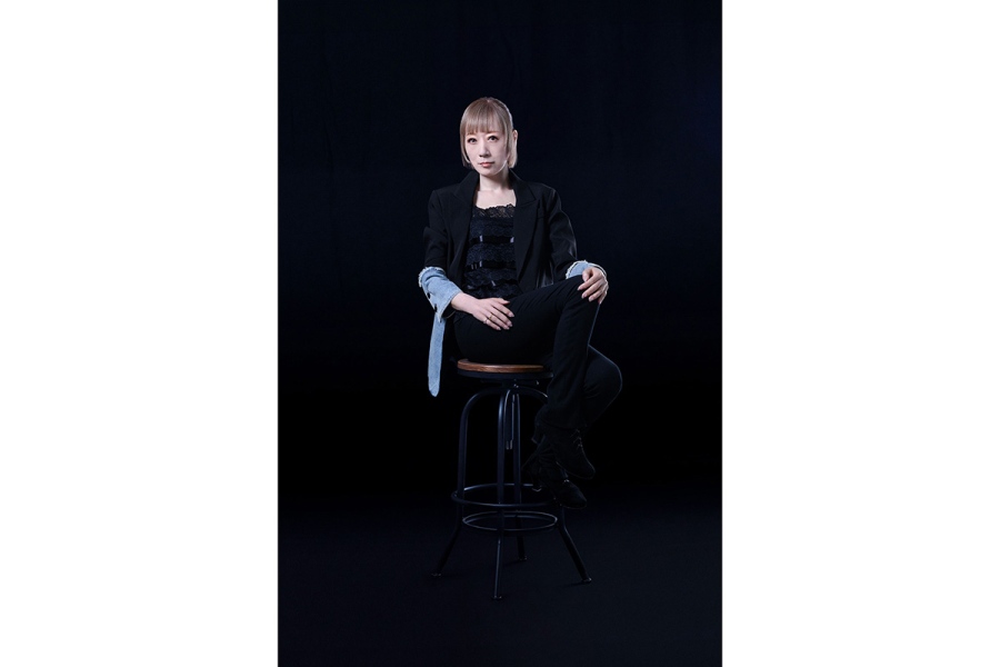 suzukazemayo_interview_zenpen_3 | Lmaga.jp 数々のミュージカルで大曲と言われる人気ナンバーも見事に歌い上げてきた