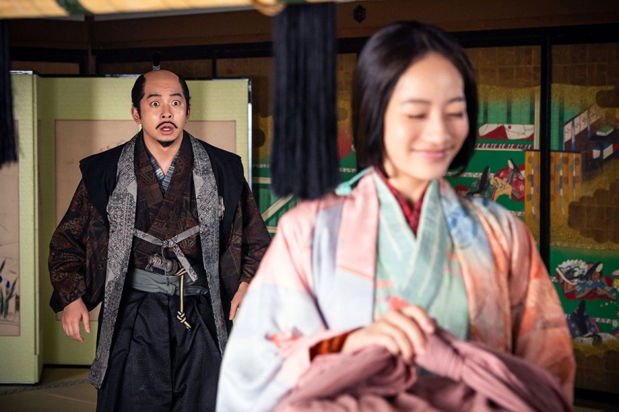 toyotomikyodai38_hurikaeri_9 | Lmaga.jp 『豊臣兄弟!』第38回より。(C)NHK