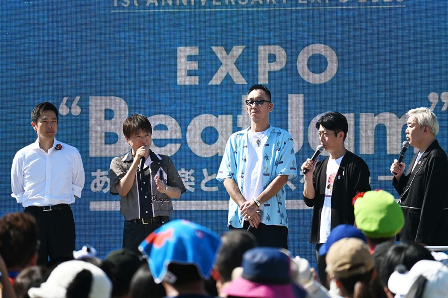usj2026_1013_23 | Lmaga.jp 『“EXPO Beat Jam”』に登場したコブクロ(10月13日・USJ/Lmaga.jp撮影)