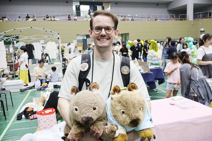 wombatday_2026_8 | Lmaga.jp イベント参加のためにドイツからやって来たトビー・ゼップさん(10月18日撮影、五月山体育館)