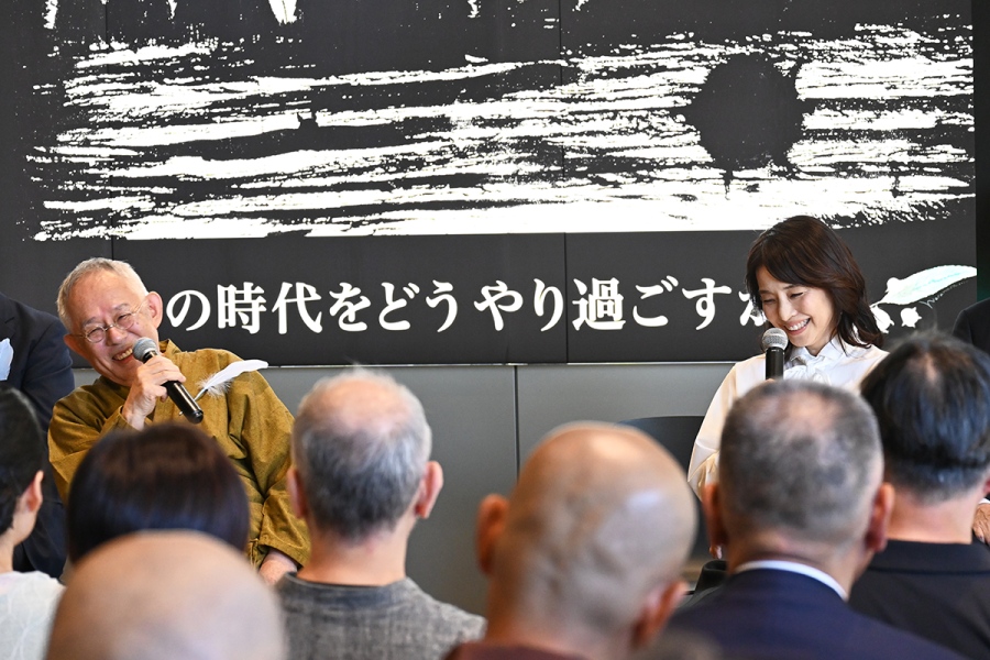 zen2026_1002_10 | Lmaga.jp 左から、『もののけ姫』トークをする鈴木敏夫、石田ゆり子(10月2日・京都市京セラ美術館/Lmaga.jp撮影)