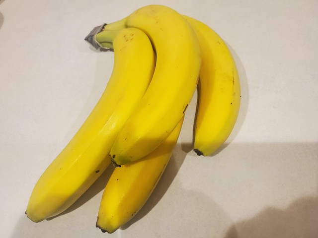 きれいな状態でバナナを長く保存できたら、助かりますね！（提供：青髪のテツ｜野菜のプロさん）
