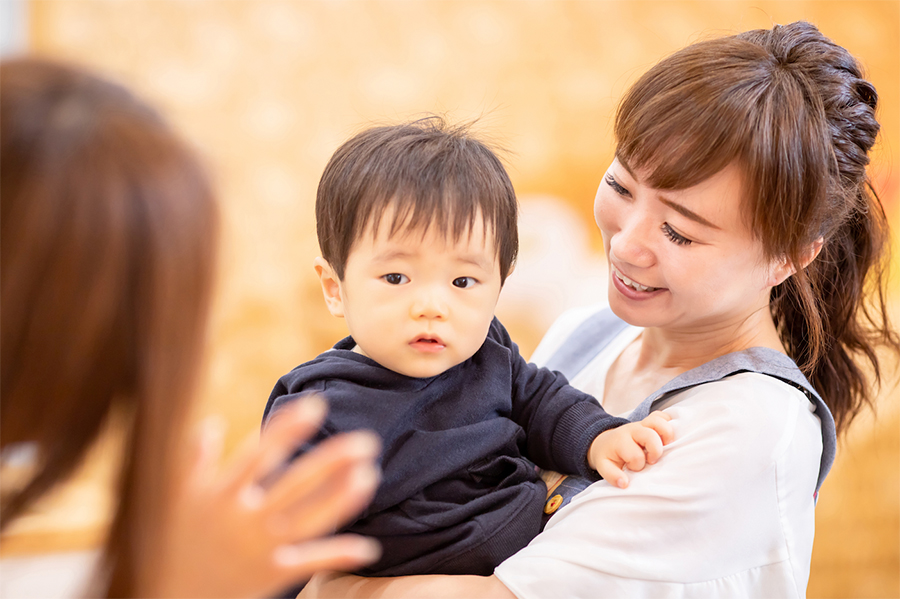 子どもがご機嫌な時はいいけど…ママはいつもビクビク（buritora/stock.adobe.com）